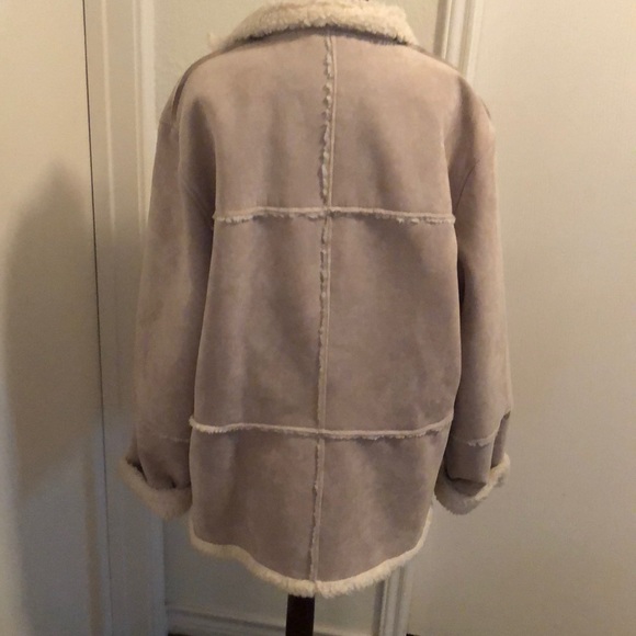 Coat - Picture 5 of 5